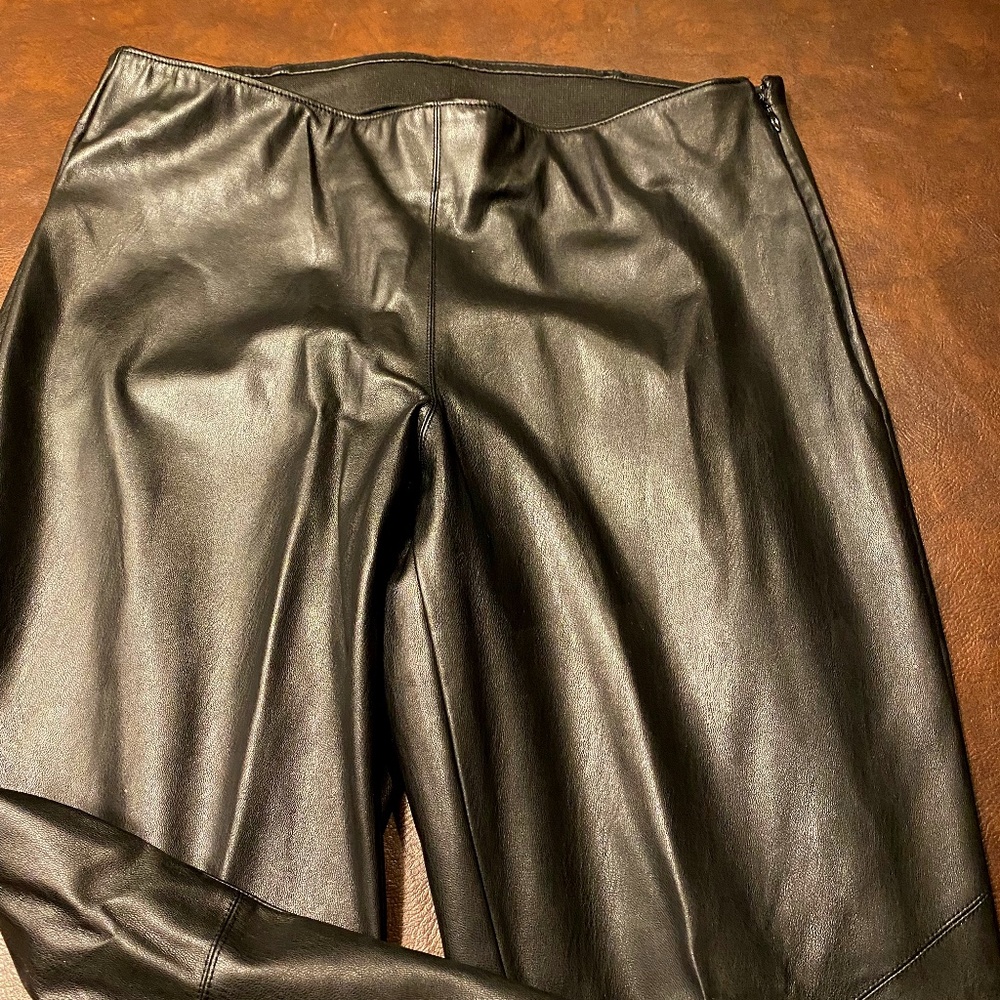 Ladies DANIER BLACK LEATHER SLACKS